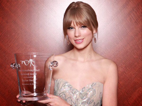 Aih!! Cantiknya Taylor Swift