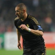 Benzema Pemain Terbaik Prancis 2011