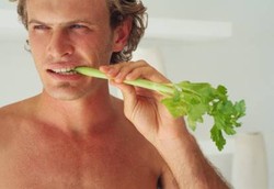 Bau Pria Pemakan Seledri Bisa Menarik Perhatian Wanita 