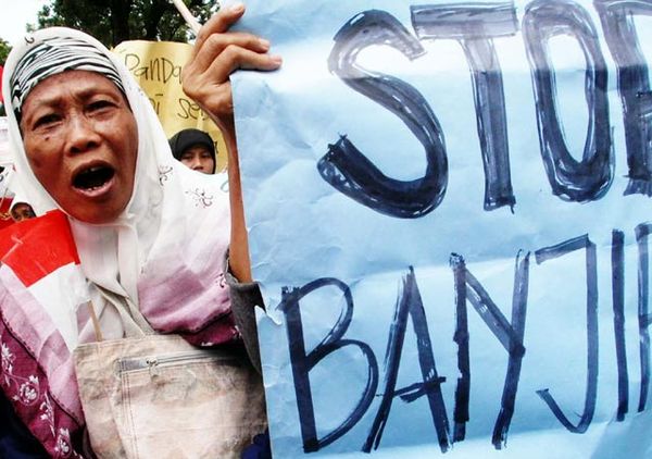 Korban Banjir Demo Foke