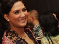 Dina Olivia Eksis Lagi