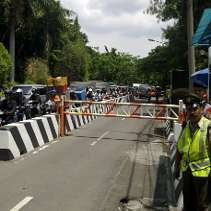 Polisi Belum Ambil Sikap Terkait Separator Jalan di Depan Konjen AS