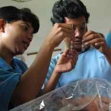 Penghuni Rutan Medaeng Diajak Membuat Kerajinan Tangan