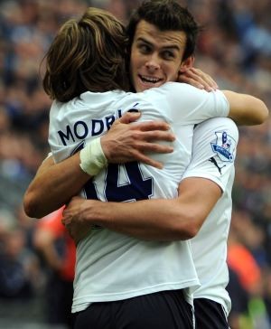 Spurs Pertahankan Pemain Kunci