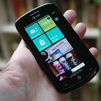 Korban Virus Android Diiming-imingi Ponsel Windows Gratis