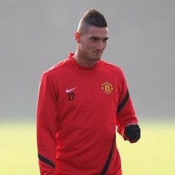 Macheda Minta Dipinjamkan Lagi