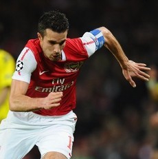 Van Persie Ingin Bertahan