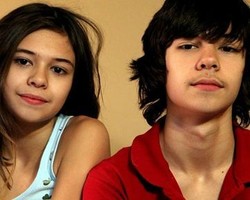 Merasa Terjebak di Tubuh Pria, Anak Kembar Ganti Kelamin