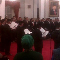 SBY Resmi Lantik Abraham Cs Jadi Pimpinan KPK