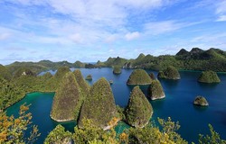 Wayag, Raja Ampat, Halong Bay-nya Indonesia