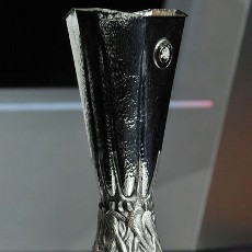 32 Tim Menunggu Lawan