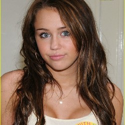 Miley Cyrus: Payudaraku Asli