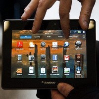 BlackBerry PlayBook Tak Laku, Laba RIM Anjlok 71%