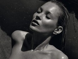 Puluhan Supermodel Bugil di Kalender Pirelli