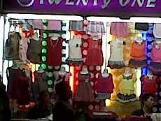 Pakaian Anak Buatan China Laris Manis di Tanah Abang