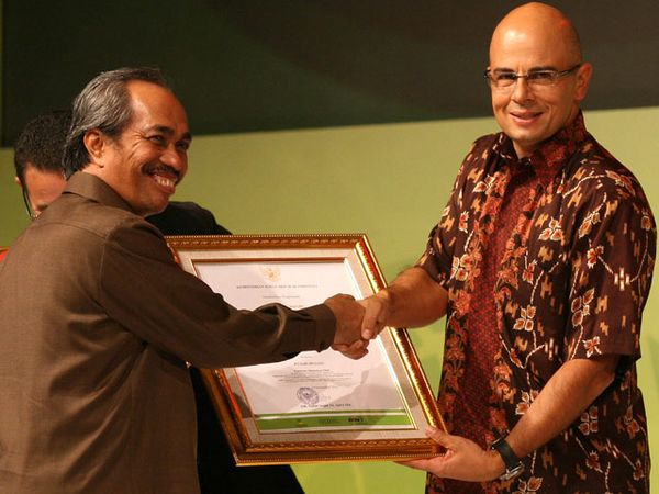 Sari Husada Raih Indonesian CSR Awards
