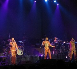 Romansa Cerita Cinta Kahitna Hipnotis Penonton di Sabuga