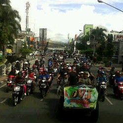 Artis dan Program Trans7 Pawai di Bandung