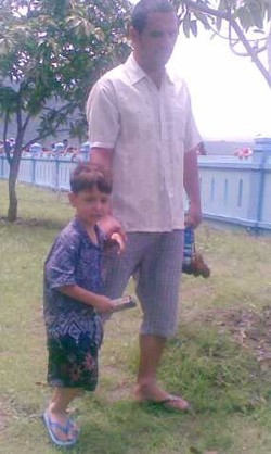 Salut! Warga Kampung Nelayan Swadaya Bantu Korban Kapal Tenggelam 