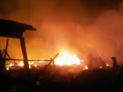 Gubernur Riau Perintahkan Bangun Kios Baru Bagi Pedagang Pasar Cik Puan