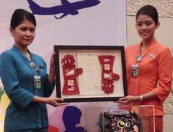 Kemudi dan Sarung Tangan Fernando Alonso Laris Rp 195 Juta