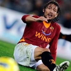 Badai Cedera Bek Tak Bikin Enrique Khawatir