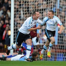 Liverpool Tundukkan Villa 2-0