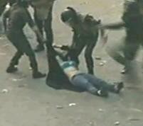 Tentara Mesir Keroyok dan Nistakan Wanita Bangsanya Sendiri