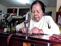 Menyisir Usia Senja di Tresna Wredha 