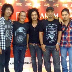 Blackout Tak Mau Hanya Mengandalkan Single