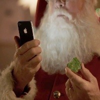 Santa pun Pakai Siri iPhone 