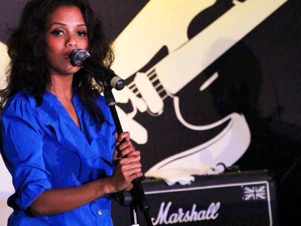 Jessica Manuputty si Ambon Manise