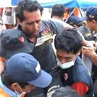 Dievakuasi ke Puger, 13 Imigran Korban Kapal Tenggelam Dehidrasi Berat