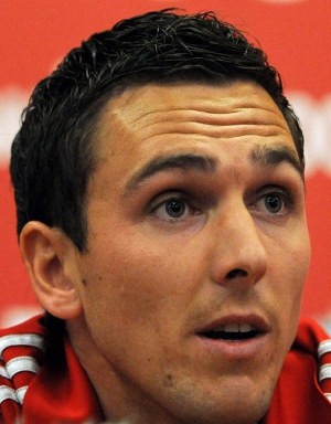 Downing Disoraki Fans Villa, Dalglish Membela