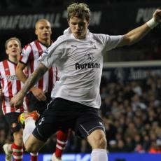 Pavlyuchenko Pertahankan Spurs di Posisi Ketiga