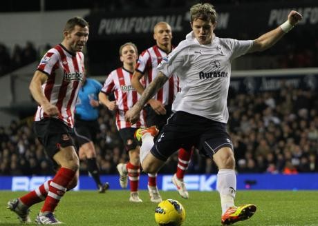 Pavlyuchenko Pertahankan Spurs di Posisi Ketiga