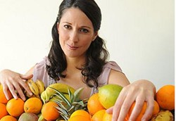 Si Perempuan Fruitarian yang Hanya Makan Buah Setiap Hari