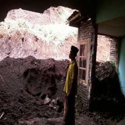 Bukit Kedawung di Temanggung Longsor, 29 Rumah Rusak