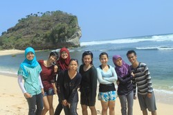 Indahnya Pantai Pasir Putih di Jogja