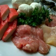 Gurihnya Kuah Steam Boat Hangatkan Badan 