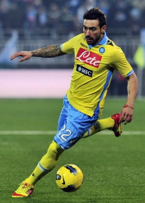 Lavezzi Menepi Satu Bulan