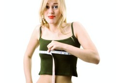 Penyebab Payudara Perempuan Berukuran Kecil