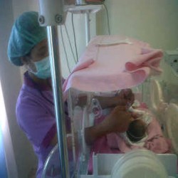 Bayi Tabung Kembar Empat Lahir di Medan