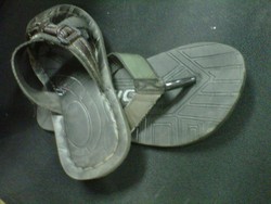 Curi Sandal Polisi, Pelajar Terancam 5 Tahun Bui, KPAI: Ini Lebay