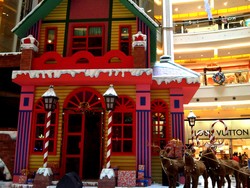 Brrr! Natal ala Kutub Utara di Pacific Place