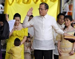 Presiden Aquino Sangkal Berpesta di Tengah Bencana Badai Washi