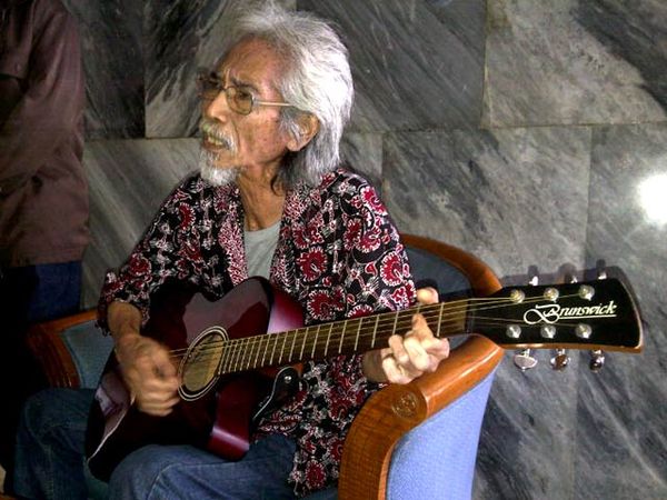 Yok Koes Plus Sindir DPR Lewat Lagu