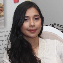 Ayu Azhari Luncurkan Buku Resep Masakan Bangka