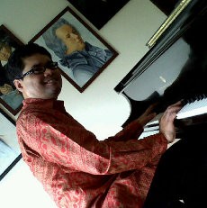 Pianis Ananda Sukarlam akan Pentaskan Opera 2 Komedi 