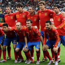 Spanyol Akhiri Tahun di Puncak